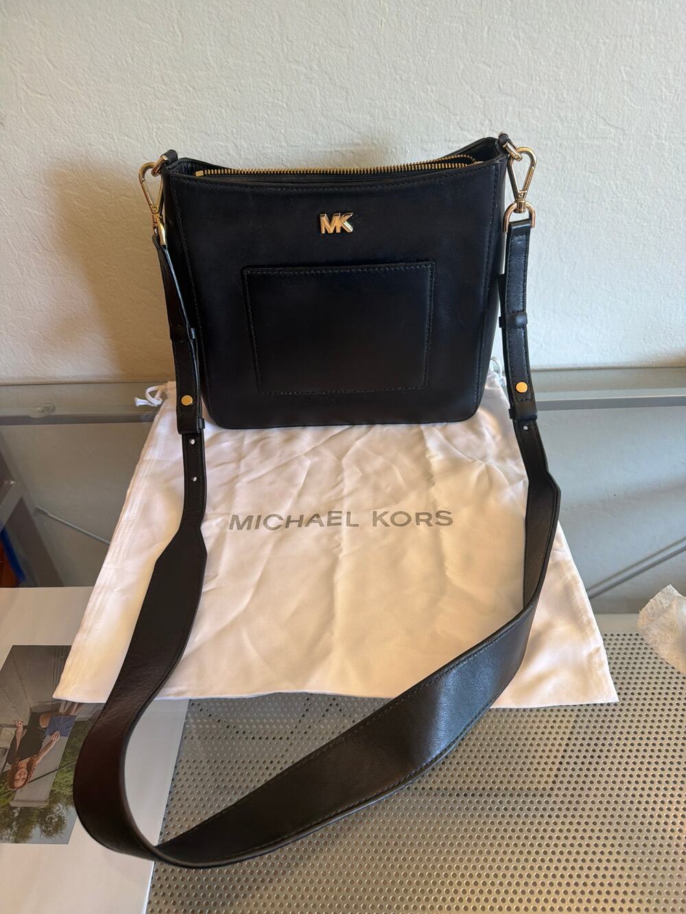 Michael Kors Gloria Pocket Swing Crossbody bag black leather gold-tone hardware